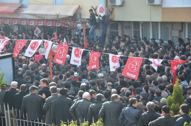 MHP LİDERi DEVLET BAHÇELİ AKHİSARLILAR İLE BULUŞTU